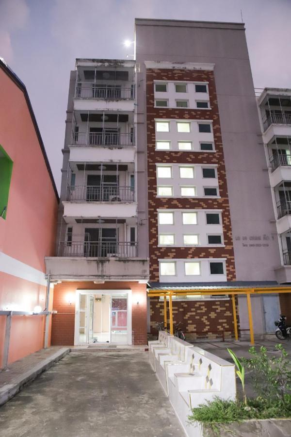 Appartement Aj Place à Talat Amphoe Nakhon Chai Si Extérieur photo